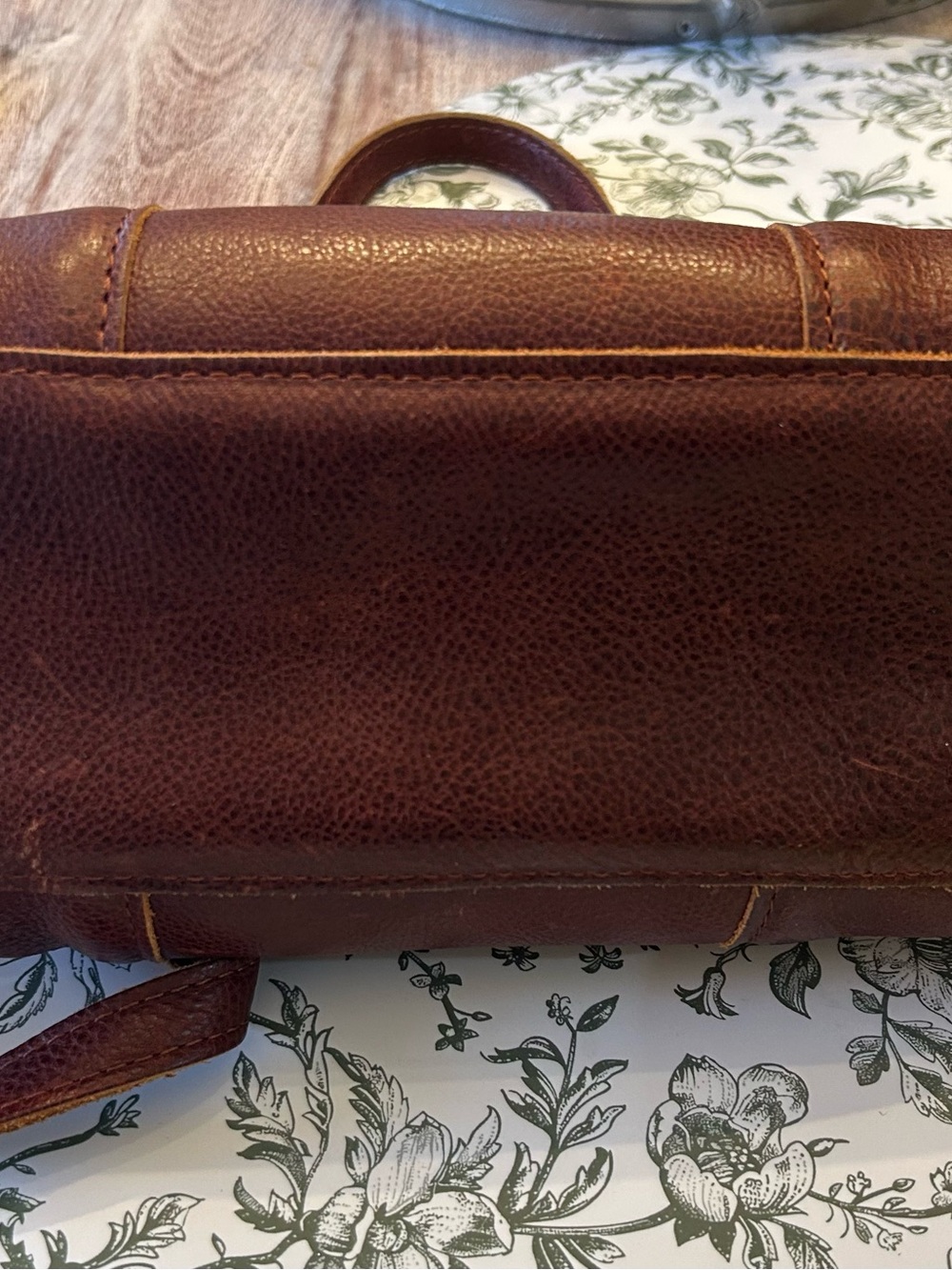 Portland Leather Goods - Lola tote, tassel, makeup bag and taco keychain - Picture 4 of 5